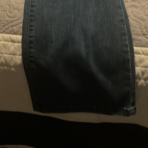 NWT size 10 boot leg jeans. Pockets in front and back. - Picture 4 of 7